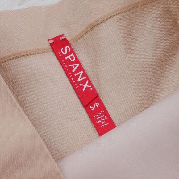 Spanx | High Waisted Mid Thigh Seamless Shorts Small - Picture 3 of 5